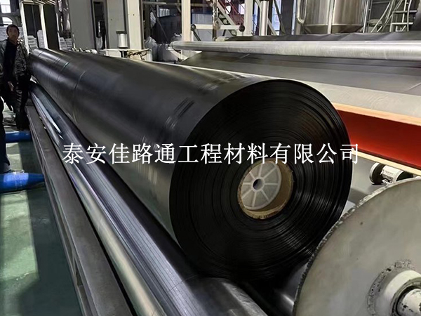 延長水產(chǎn)養(yǎng)殖防滲膜使用壽命：智慧維護(hù)，持久守護(hù)