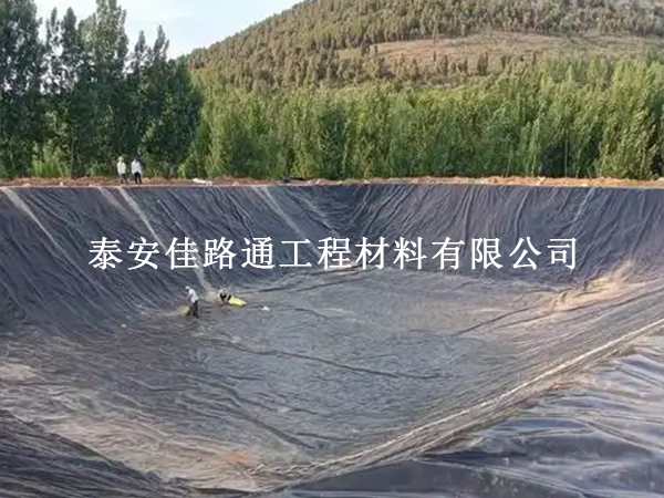 藕池養(yǎng)殖防滲膜性能提升全攻略：從選材到養(yǎng)護的實用指南